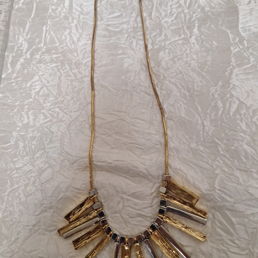 Vtg Liz Claiborne Two Tone Fringe Fan Drop Statement Necklace 18-20" G &S Tone - Picture 3 of 6